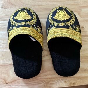 Brand New women authentic Versace Slippers sz small